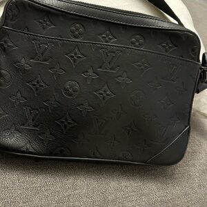 Louis Vuitton Men's Black Monogram Messenger Bag